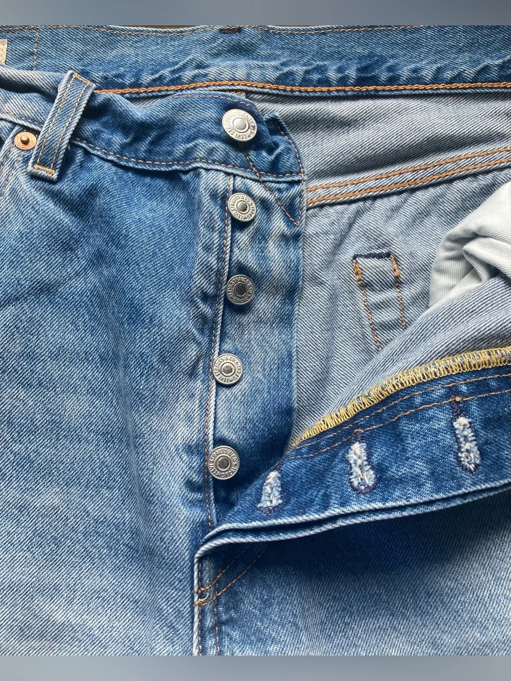 Levi’s Premium 501 ’93 Straight Light Wash Button Fly Jeans W34 L30 Men